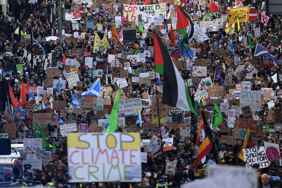 Los manifestantes han portado distintas consignas contra el cambio climático. (Daniel LEAL-OLIVAS / AFP) 