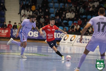 Dani Zurdo ha estado presente en casi todas las jugadas ofensivas de Osasuna Magna. (XOTA)