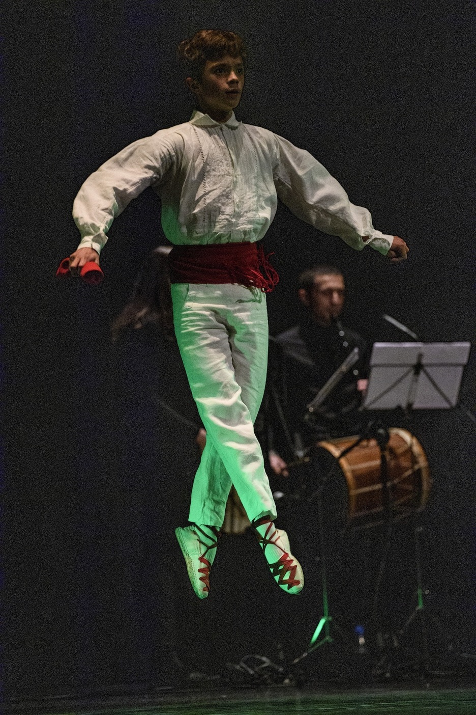 Elgoibar, Oiartzun, Lezo eta Legazpiko dantzariak bildu ziren.