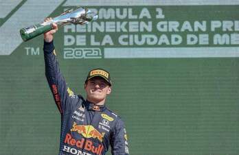 La gran salida que ha protagonizado le ha permitido a Verstappen hacerse con el Gran Premio de México. (Alfredo ESTRELLA/AFP)