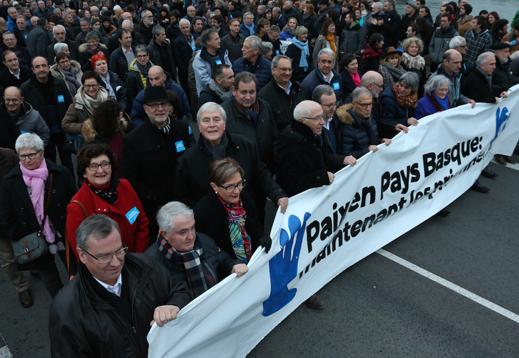 9.000 herritarrek babestu zuten presoen auziari irtenbidea emateko xede 2019ko urtarrilaren 12an Baionan eginiko mobilizazioa. (Bob EDME)