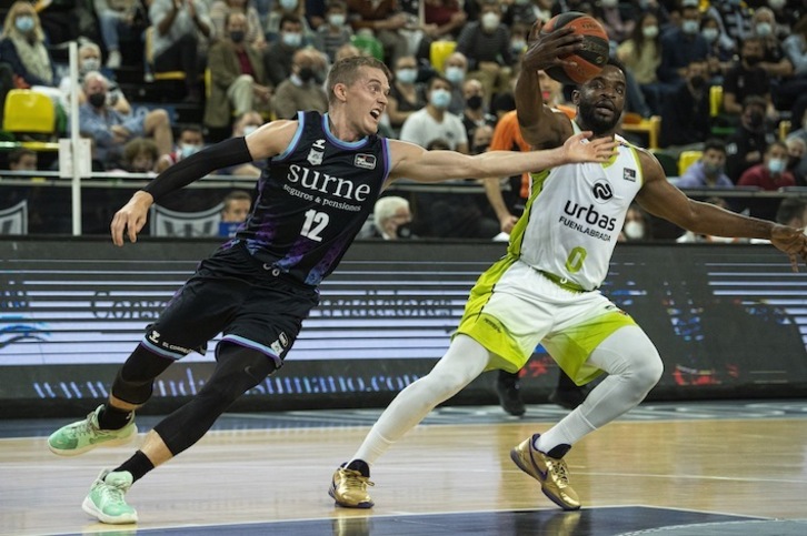 Hakanson espera que, ante el Obradoiro, Bilbao Basket recupere la intensidad perdida ante el Real Madrid. (Monika DEL VALLE / FOKU)