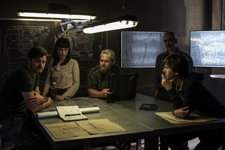 Sam Riley, Bergès-Frisbey, Axel Stein, Tosar y Freddie Highmore. (NAIZ)