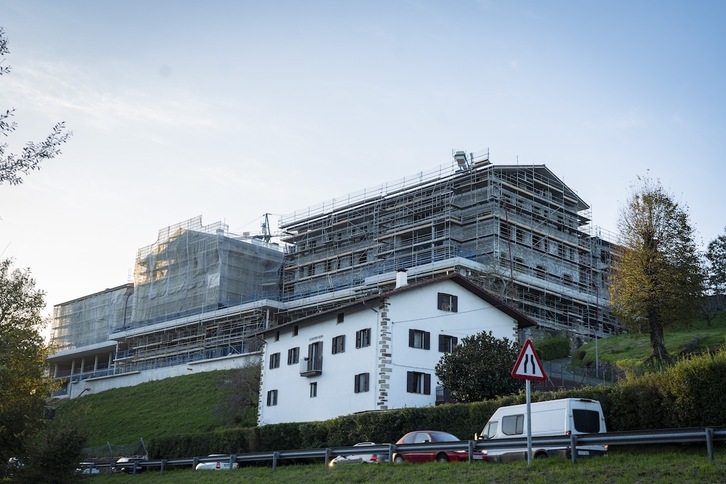 Egoitza berria Usurbilgo Kalezahar auzoan eraikitzen ari dira. (Gorka RUBIO/FOKU)