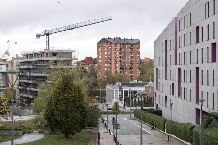 Nuevas viviendas erigidas en el sur de Gasteiz. (Juanan RUIZ/FOKU)