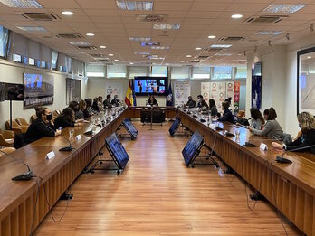 Una reunión de las capitanas de Primera en la sede del CSD, presidido entonces por Irene Lozano. (CSD)