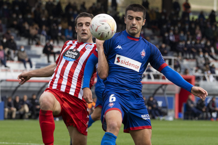 Amorebieta y Lugo han protagonizado un encuentro muy disputado y con más juego en la primera parte que en la segunda. (Monika Del Valle/Foku)