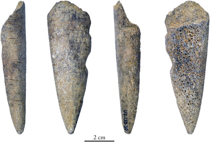 Isturitz motako hezur-puntak. (Aitor CALVO)
