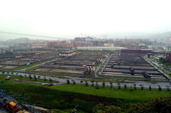 El estudio se ha centrado en la depuradora de aguas residuales de Galindo, en Sestao. (Jon HERNAEZ/FOKU)