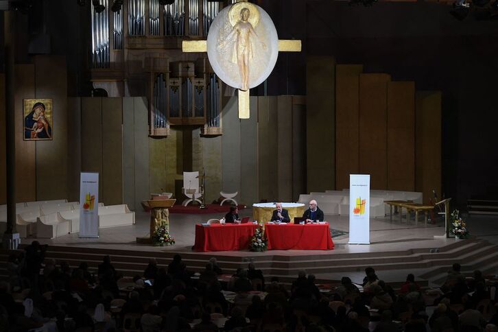 Imagen de la Conferencia de la Corref, en Lourdes. (Valentine CHAPUIS/AFP)