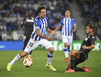 Mikel Oyarzabal, en el partido de Anoeta contra el Monaco, volverá el domingo y podrá jugar contra los monegascos el jueves. (Jon URBE/FOKU)