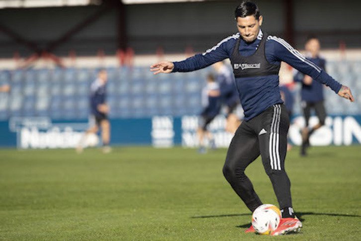 Chimy Ávila, que ha asegurado querer quedarse en Osasuna, tiene opciones de jugar en punta con Kike García. (OSASUNA)
