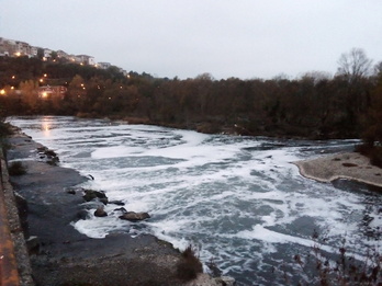 El río Aragón a su paso por Kaseda. 