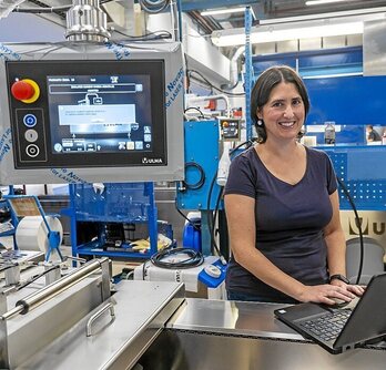 Ulman paketatzeko makinak euskaldundu dituzte.