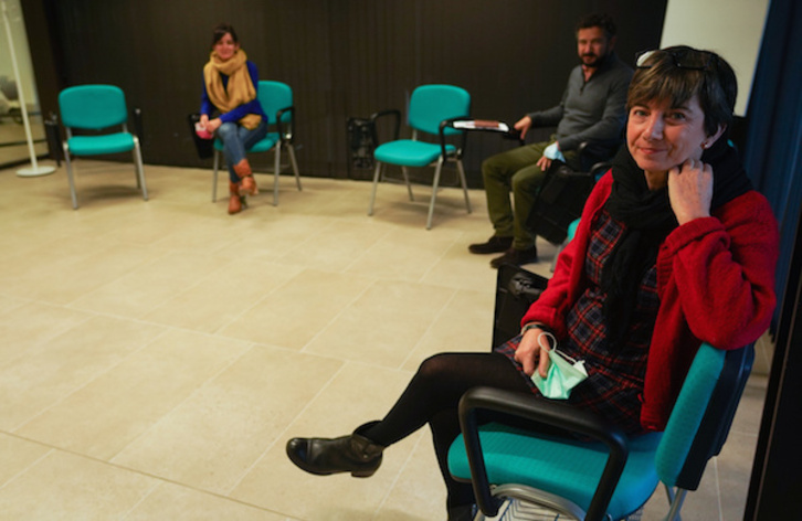 Ardanaz, García-Casal y González, en una de las salas que se usan para terapia grupal. (Jagoba MANTEROLA/FOKU)