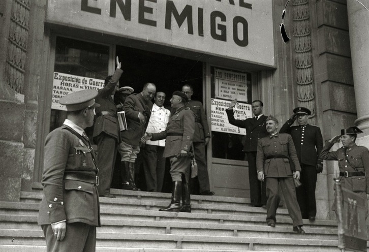 Franco, durante una visita a Donostia en 1939. (Pascual MARIN/FOTOTEKA KUTXA)