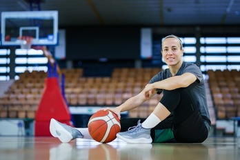 María Asurmendi, recuperada de su lesión y lista para el derbi de Maloste. (Endika PORTILLO / FOKU)