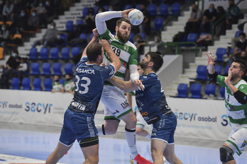Juan Del Arco ha sido autor de tres goles de Anaitasuna; en la imagen, en el duelo frente al Cangas. (Idoia ZABALETA/FOKU)