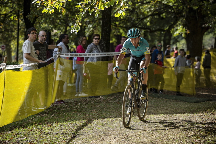 Gorka Izagirre ha logrado su primera victora en su segunda prueba de ciclocross. (Aritz LOIOLA/FOKU)