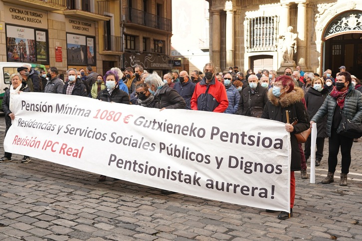 Movilización de pensionistas en Iruñea el pasado 8 de noviembre. (Jagoba MANTEROLA/FOKU)