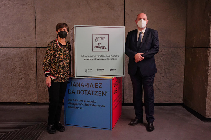 ‘Janaria ez da botatzen’ kanpaina aurkeztu dute gaur goizean. (FOKU)