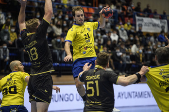 Kauldi Odriozola Toulouse taldearen aurka Artalekun jokaturiko partidan. (Jon URBE/FOKU)