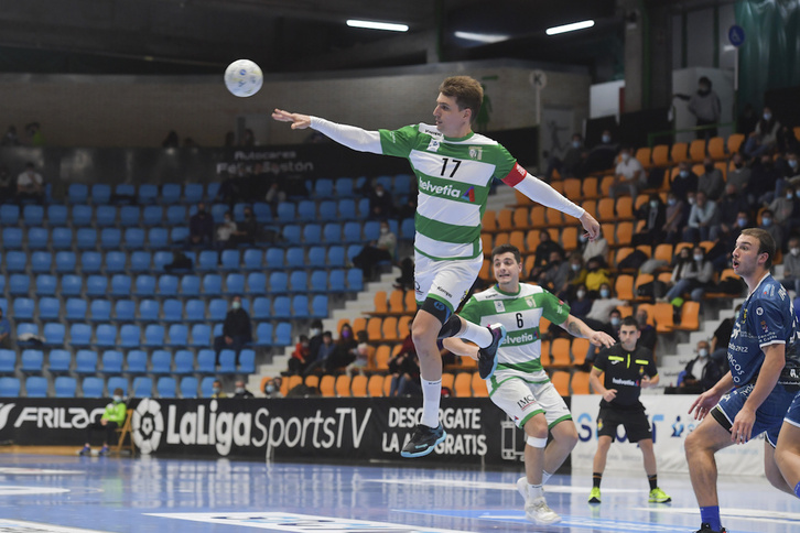 Los jugadores de Anaitasuna quieren seguir volando alto en este duro tramo de la temporada. (Idoia ZABALETA/FOKU)