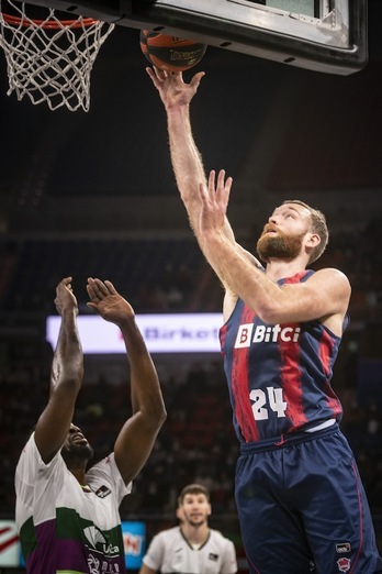 Spahija iritsi zenetik min hartuta egon eta gero, Costellok Kaunasen jokatuko du. (Jaizki FONTANEDA / FOKU)