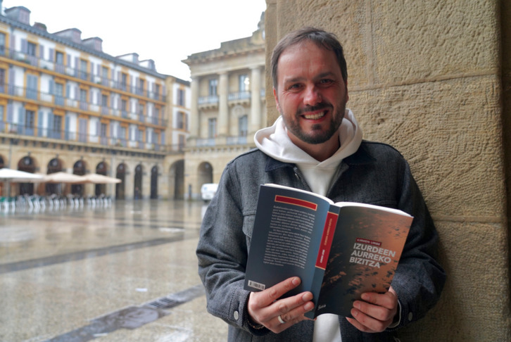 Kirmen Uribek asteazken honetan aurkeztu du liburua Donostian. (Andoni CANELLADA/FOKU)