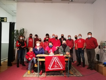 Representantes de los municipios en la comparecencia para dar cuenta de las alegaciones. (LURRA)