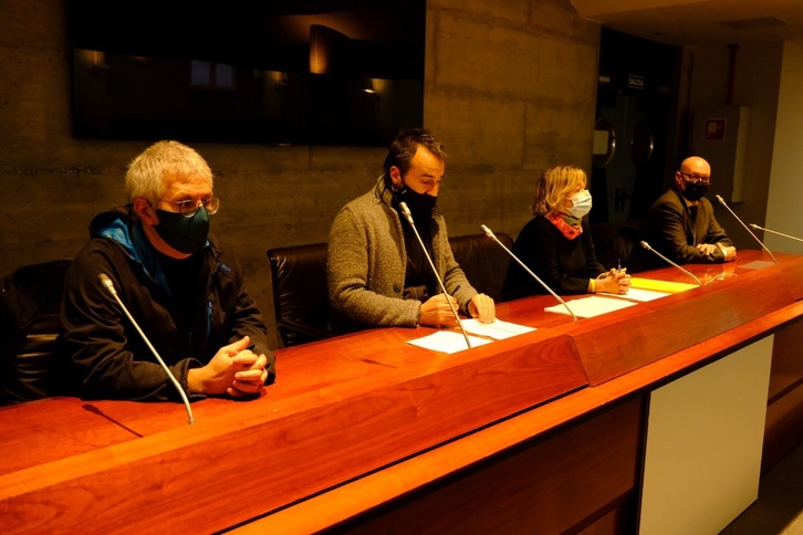 Zelarain, Larrarte, Zulueta eta Zenon Bilbon egindako agerraldian. (Jon URBE/FOKU)