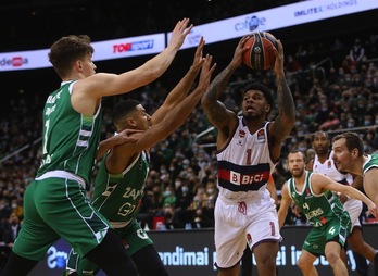 Lamar Peters ha mantenido viva la llama de la remontada, pero no ha sido suficiente. (EUROLEAGUE.NET)