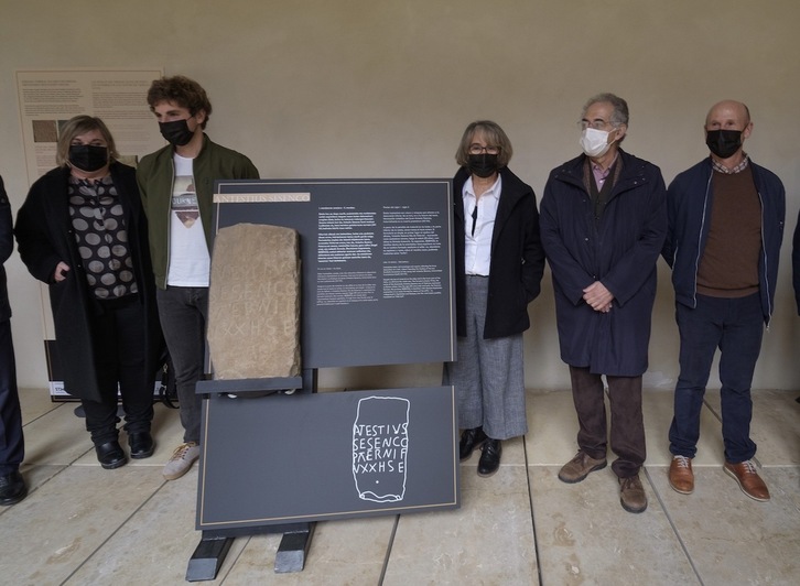 Exposición de las estelas halladas en Soria, que permanecerá abierta en San Telmo hasta el próximo mes de enero. (Jon URBE/FOKU)