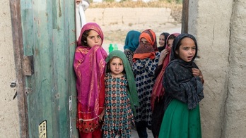 Niñas afganas en Kandahar, en el sur rural de Afganistán. (Filippo ROSSI)