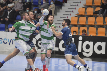 Aurkari zaila izango dute Anaitasunako jokalariek larunbat honetan Logroñon. (Idoia ZABALETA/FOKU)