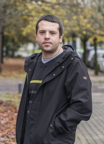 Xabi Iraola Sortuko herrigintza lan taldeko kidea da. (Andoni CANELLADA/FOKU)