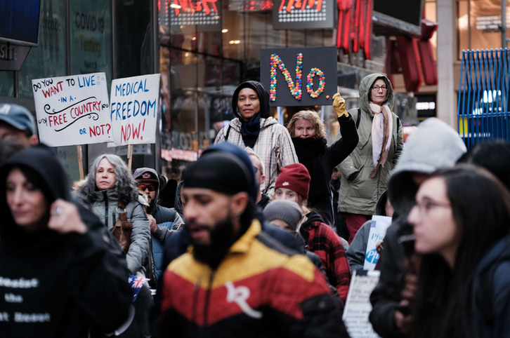 Manifestación de antivacunas en Nueva York. (Spencer PLATT/AFP)