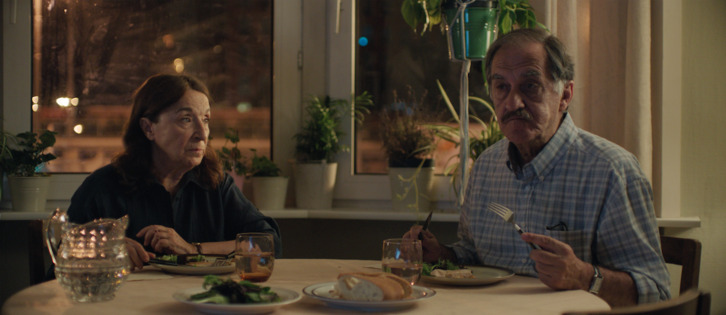 La gran actriz Petra Martínez compartiendo plano con Ramón Barea. (NAIZ)