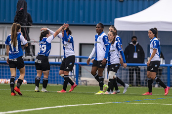 Alaveseko jokalariak gol bat ospatzen. (Jaizki FONTANEDA/FOKU)