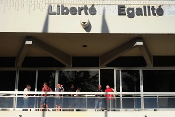 Colegio electoral en Noumea, capital kanaka. (Theo ROUBY-AFP) 