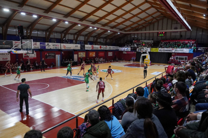 El pasaporte covid será obligatorio en lugares cerrados como los polideportivos. (Endika PORTILLO / FOKU)