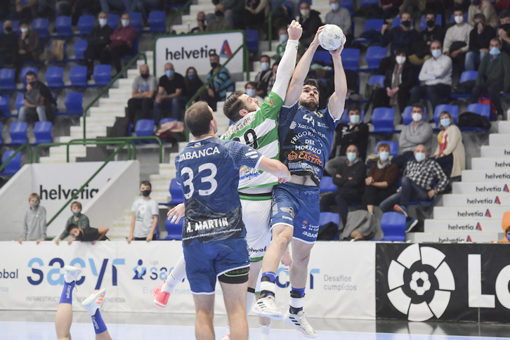 Anaitasunako jokalariek lehia bizia izango dute asteazken honetan Torrelavegan Kopan. (Idoia ZABALETA/FOKU)