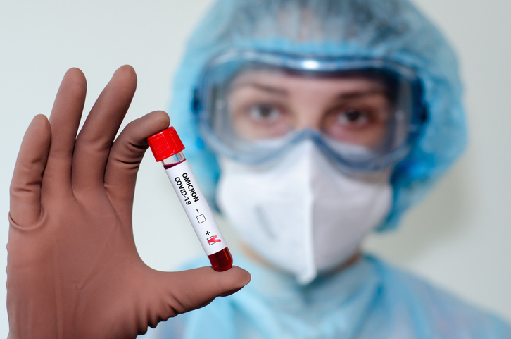 La propagación de la variante nacida en Sudáfrica es muy rápida. (Getty)