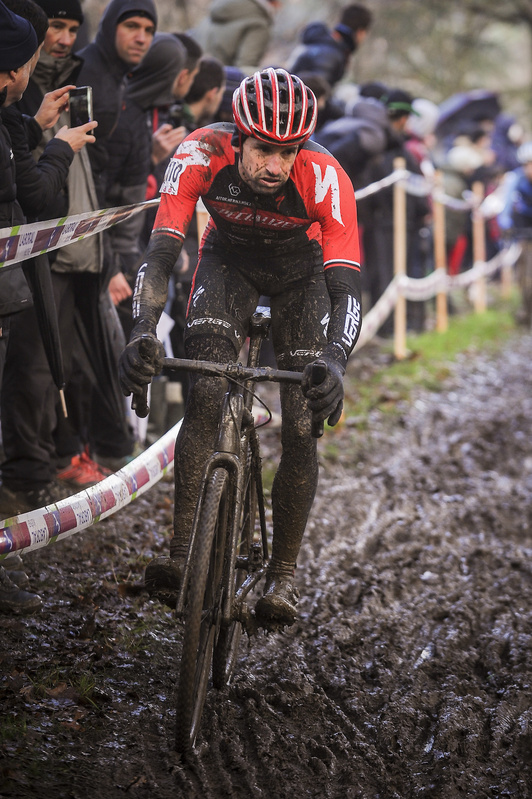 Aitor Hernández ha logrado su tercer triunfo de la temporada en ausencia de los mejores especialistas. (Jaizki FONTANEDA/FOKU)