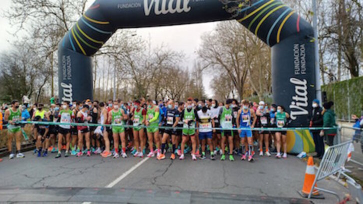 Nutrida participación en la Media Maratón de Gasteiz, con más de 2.500 atletas. (Twitter MEDIA MARATÓN GASTEIZ)