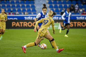 Sanadri encara a la levantinista Calligaris. (Jaizki Fontaneda/Foku)