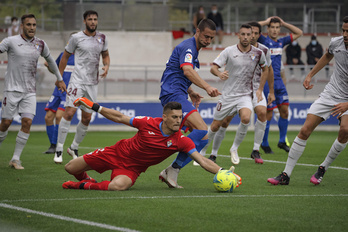 Imagen del derbi entre Amorebieta y Eibar que finalizó con empate a uno. (Aritz LOIOLA/FOKU)