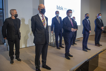 Norman Foster, autor del proyecto de ampliación del museo, con los patronos en la presentación de junio pasado. (Monika DEL VALLE /FOKU) 