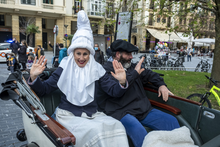 Iaz ere bisita laburra egin zuten Olentzerok eta Mari Domingik. (Jon URBE / FOKU)