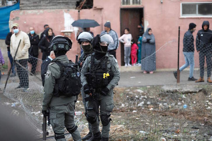 Soldados israelíes en el barrio de Sheikh Jarrah, en Jerusalén. (Ahmad GHARABLI/AFP)